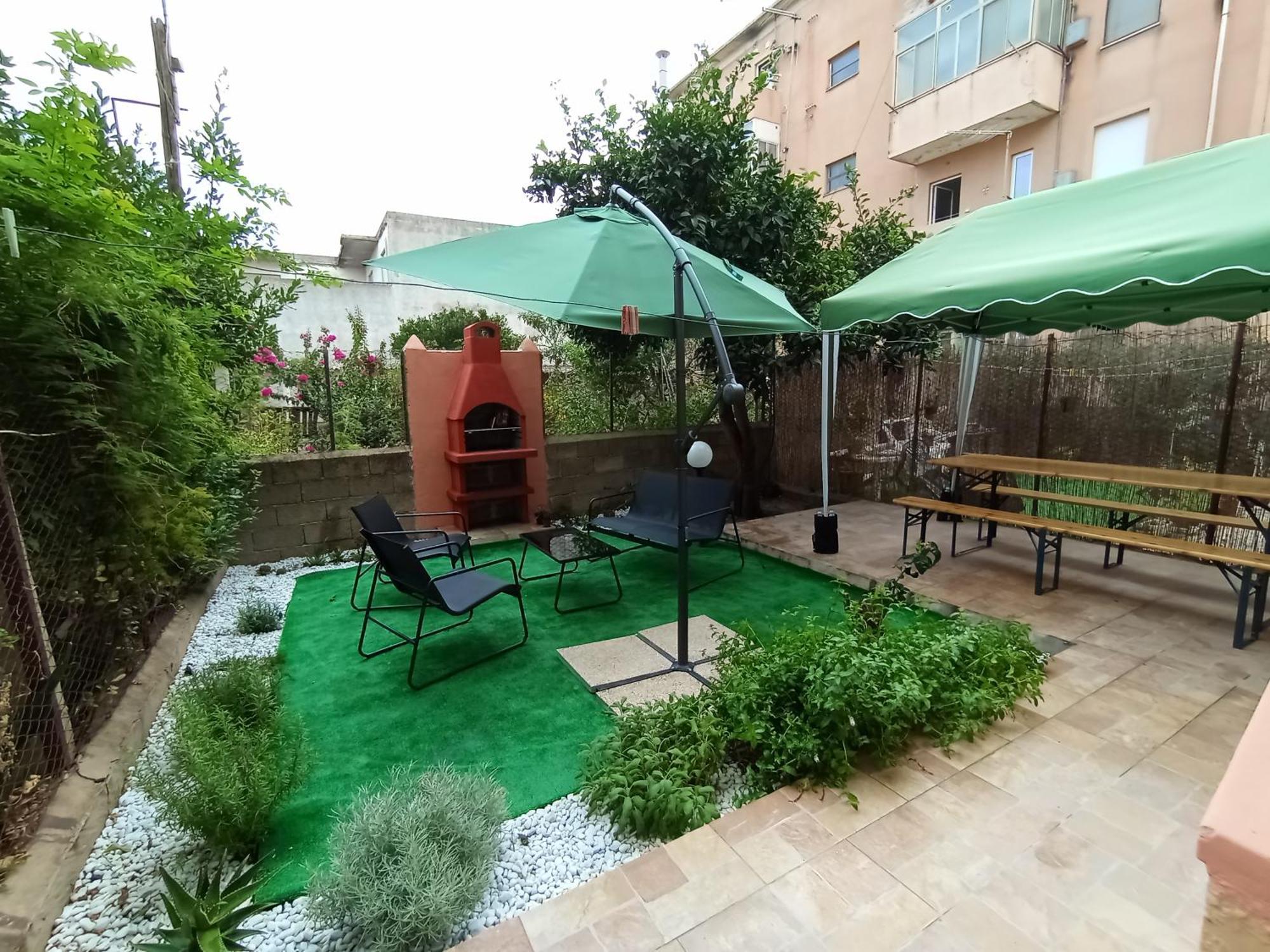 Casa Clara Centro Con Giardino * Oristano